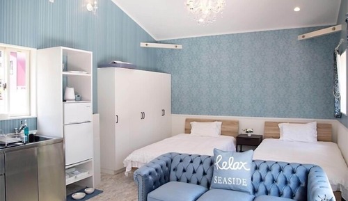 Room, Multiple Beds, Non Smoking, Private Bathroom