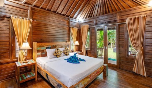 Basic Double Room, Pool View