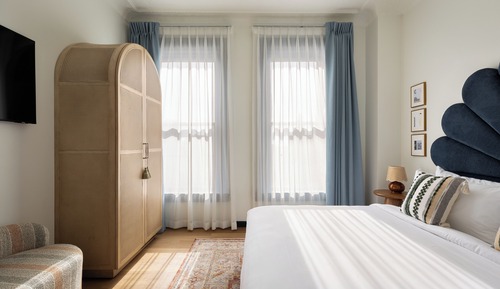 Room, 1 King Bed, Mobility Accessible (Courtyard)