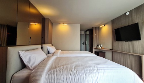 Deluxe Single Room, 2 Twin Beds, Non Smoking, City View