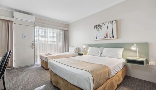 Standard Room, Multiple Beds, Non Smoking