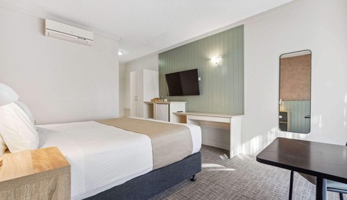 Standard Room, 1 King Bed, Non Smoking