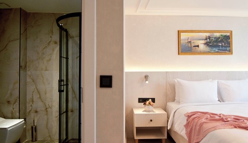 Superior Double Room, City View