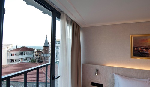 Superior Double Room, Partial Sea View