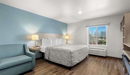 Suite, 1 King Bed, Accessible, Non Smoking