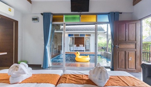 Grand Villa, Pool View