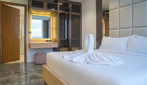 Sapphire Garden & Mountain View Suite