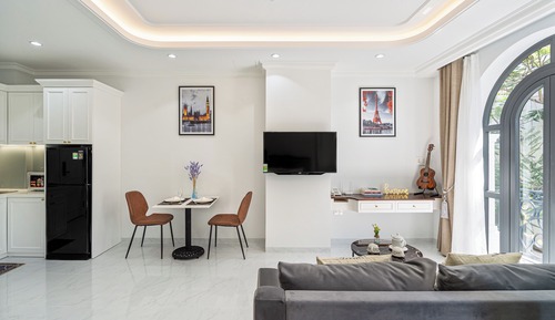 Premier Suite Balcony - Street View
