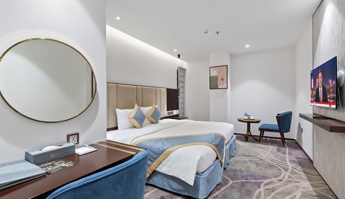 Premier Double Room, Internal Window