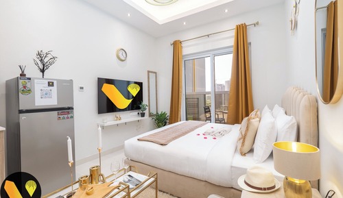 Luxury Studio, Balcony, Lake View