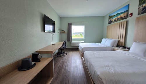Luxury Suite, 1 Queen Bed, Non Smoking, City View