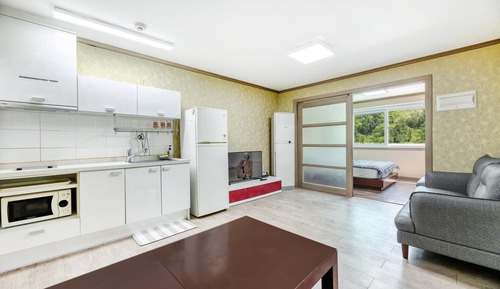 Basic Room, 2 Bedrooms (201)