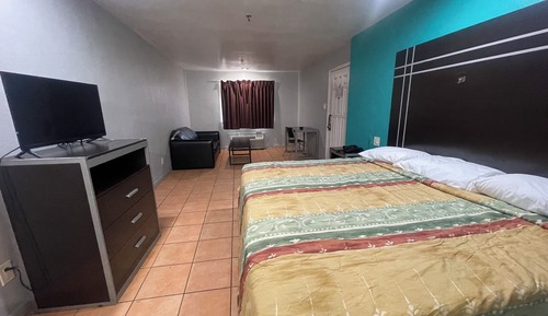 Single Room, 1 King Bed, Smoking