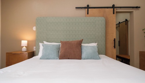 2 Room Suite