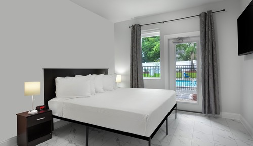 Condo, 4 Bedrooms