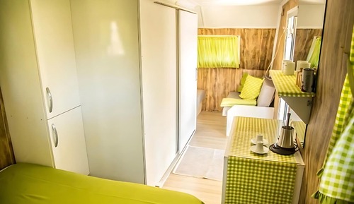 Standard Mobile Home, Garden View