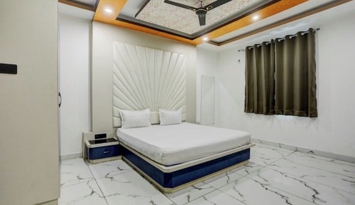Deluxe Room, City View