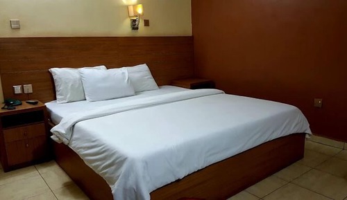 Comfort Room, Balcony, City View