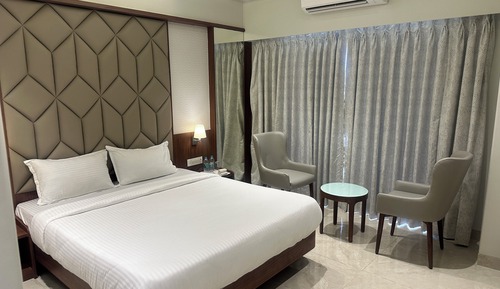 Suite, City View