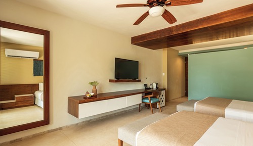 Junior Double Room, Partial Ocean View