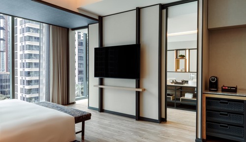 Premium Room, 1 King Bed, Corner