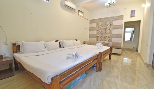 Grand Villa, 2 Bedrooms, Private Bathroom, Garden Area