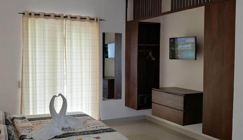 Comfort Room, Resort View