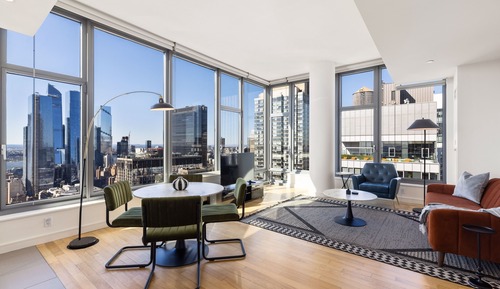 Business Suite, City View
