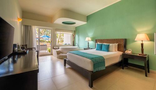 Family Single Room, 1 Bedroom (Pool Walkout )