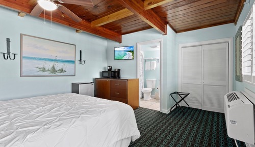 Room, 1 King Bed, Balcony, Garden View (Oceanfront Inn Room #5)