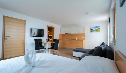 Apartment, Balcony, Valley View