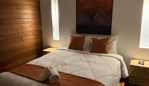 Deluxe Room, 1 Queen Bed