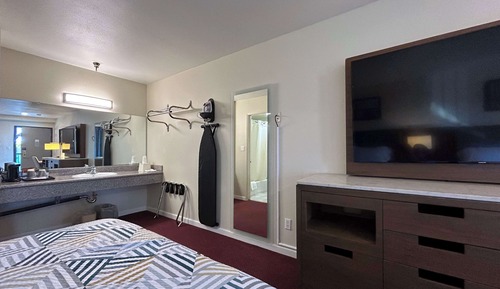 Standard Room, 1 King Bed, Non Smoking, Refrigerator & Microwave