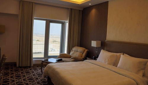 Junior Suite, 1 King Bed, Non Smoking