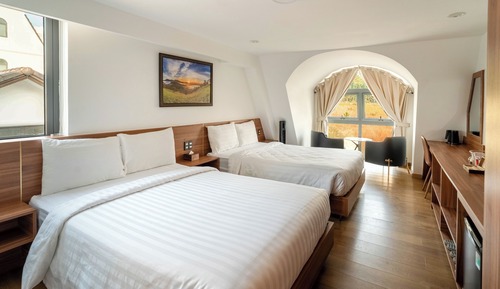 Superior Quadruple Room, Hill View