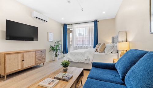 Comfort Studio (202)
