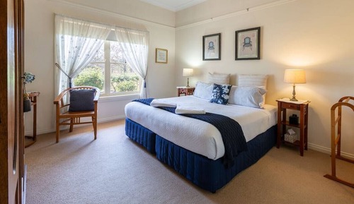 Exclusive House, Multiple Bedrooms, Vineyard View