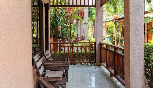 Traditional Bungalow, Garden View