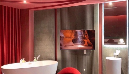 Romantic Suite, Lake View