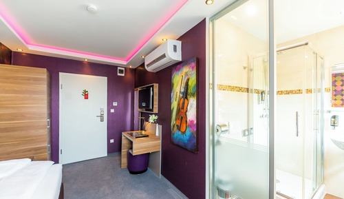 Comfort Single Room, City View