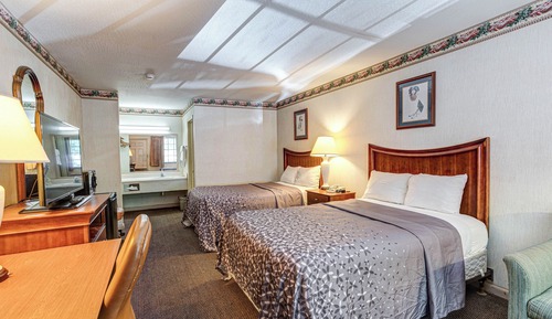Room, 2 Queen Beds, Smoking