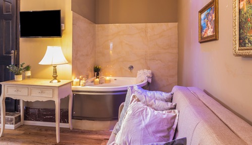 Luxury Suite, City View