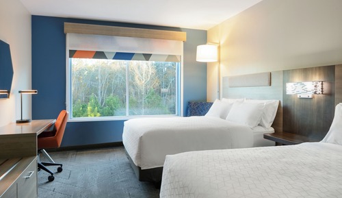 Suite, 2 Queen Beds, Accessible Bathtub (Mobility Accessible)