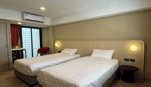 Standard Twin Room