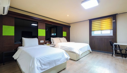 Deluxe Twin Room