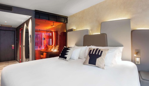 Suite (nhow)
