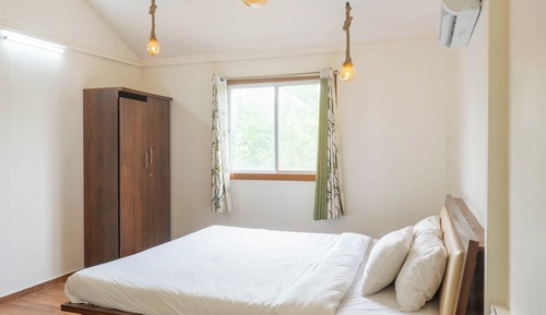 2 Bed Room Family cottage with Hall