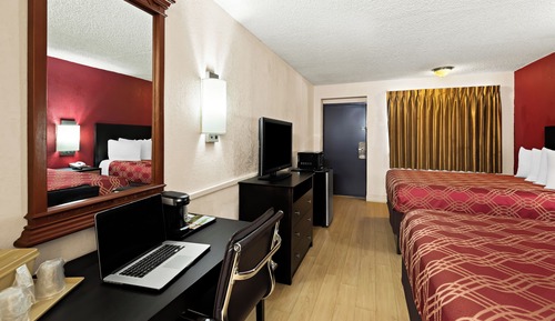 Economy Room, 2 Queen Beds, Non Smoking