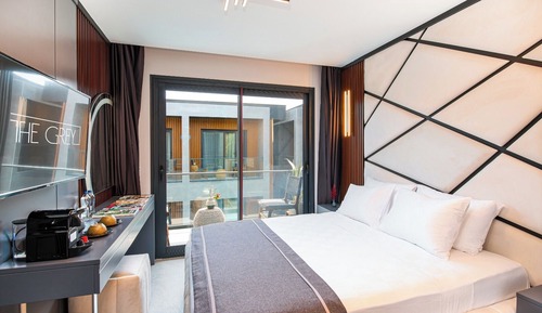 Comfort Room, Balcony, Pool View