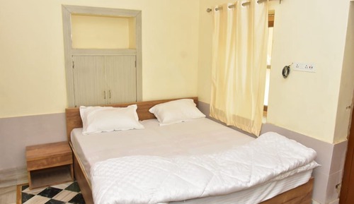 Deluxe Suite, Desert View